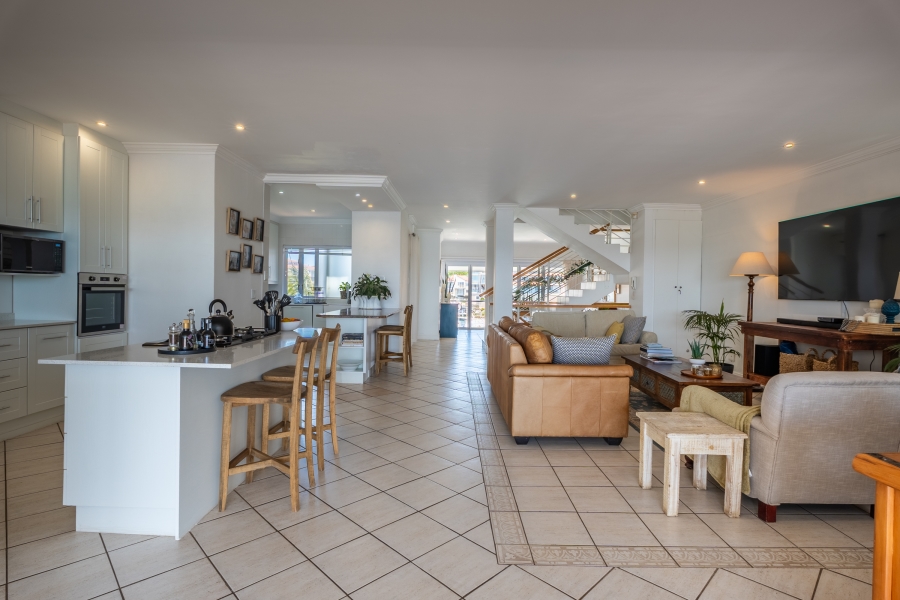 6 Bedroom Property for Sale in Port St Francis Eastern Cape